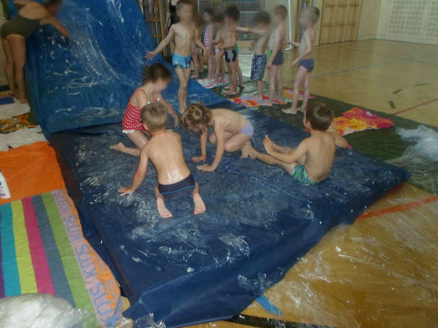 ΤΣΟΥΛΗΘΡΑ ΑΠΟ ΚΡΕΜΑ ΚΑΙ ΝΕΡΟ