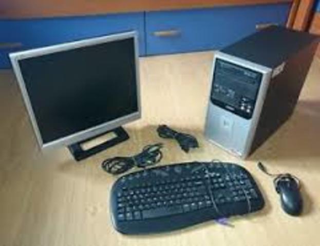 Segundo PC, pantalla plana.