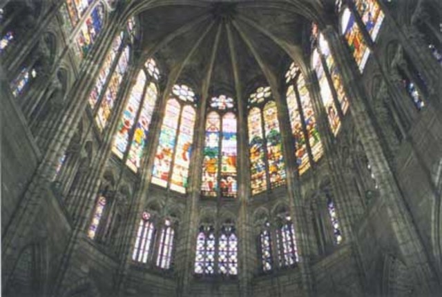 Il gotico: il coro dell'abbazia di Saint-Denis in Francia