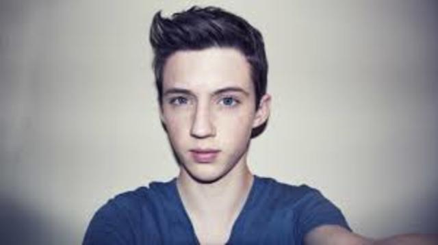 Troye Sivan becomes a Youtuber