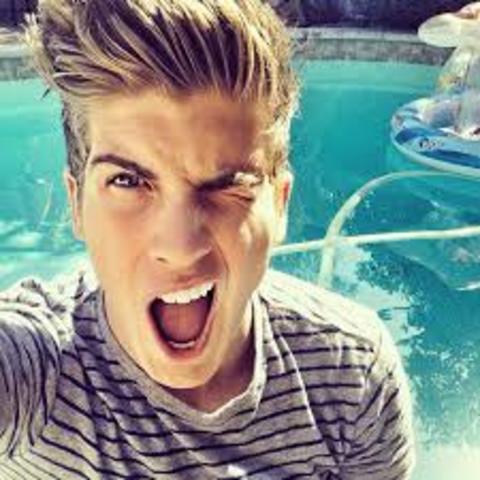 Joey Graceffa becomes part of Youtube community