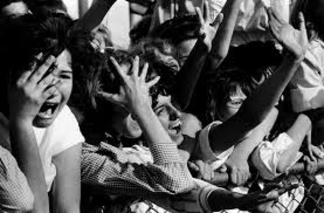 Официальный "день рождения" феномена "битломании"