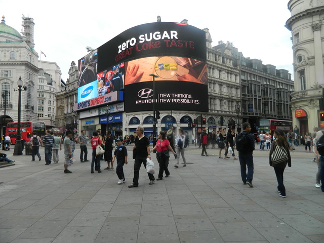 Filming location: Piccadilly circus