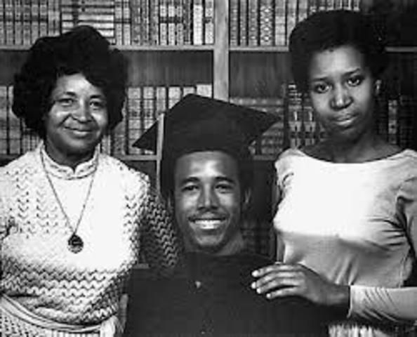 ben carson se gradua de medico neurociruganode l universida de yale con sobresaliente