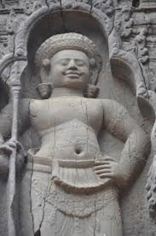Yasavarman I establishes Capital