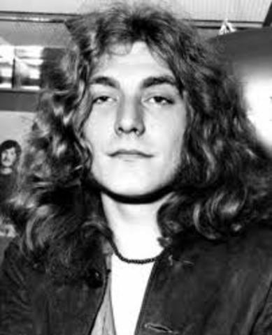 Robert Plant gets injured
