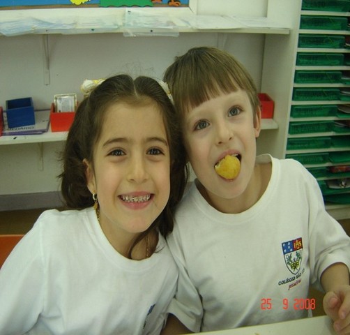 Bruna no Colégio São Luis!