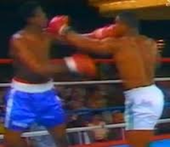 Mike tyson vs Lorenzo Canady