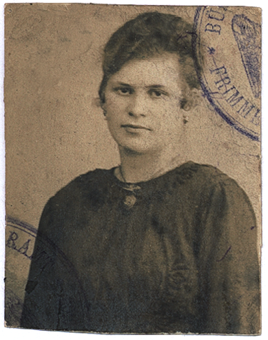 Su madre, Gertrud, hospitalizada