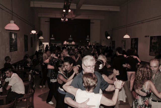 Milonga por la Identidad