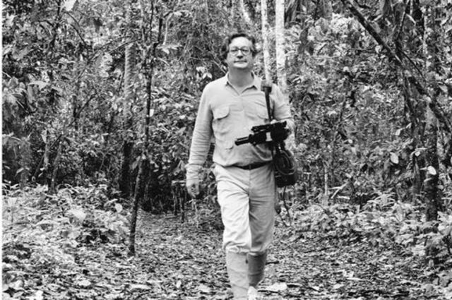 Inicia su trabajo de campo en Costa de Marfil, en el centro ORSTOM de Petit-Bassam. Este duraría hasta 1969