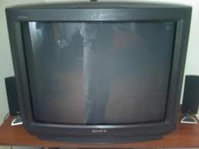 TELEVISIÓN CON MANDO A DISTANCIA.