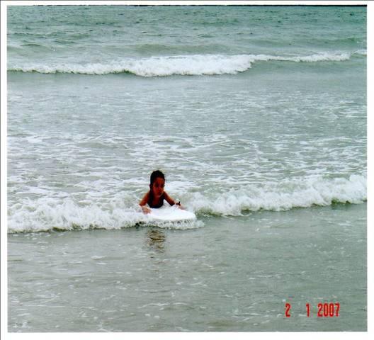 Aprendi a nadar / Laura