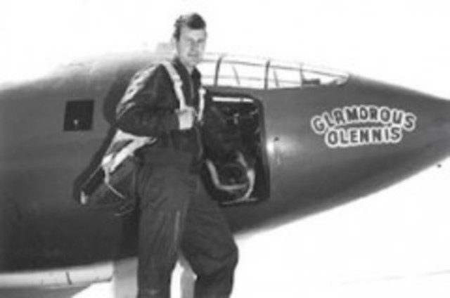 Se produce el primer vuelo supersonico