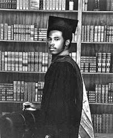 ben se gradua de la universidad de yale con sobresaliente