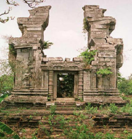 Indravarman III makes Theravada Buddhism the state Religion