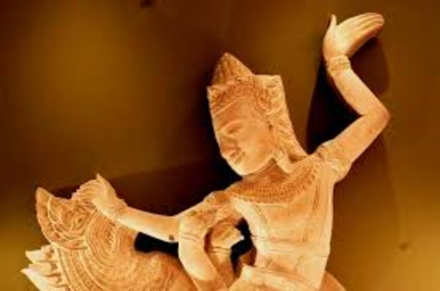 Jayavarman III enthroned