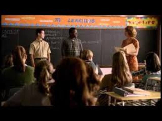 Gana logro a mejor estudiante y se mudo a su casa anterior.