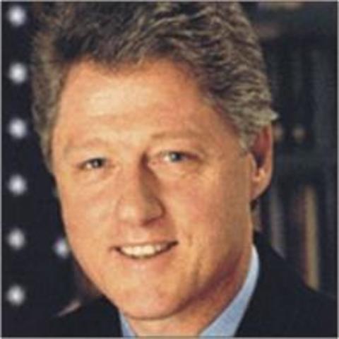 Se aprueba la Ley Helms-Burton