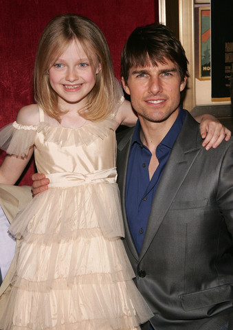 In 2005 Dakota visited for first time England.