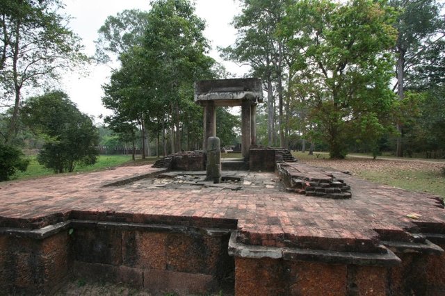 835 – 877 CE PrasatSak was built by Jayavarman III