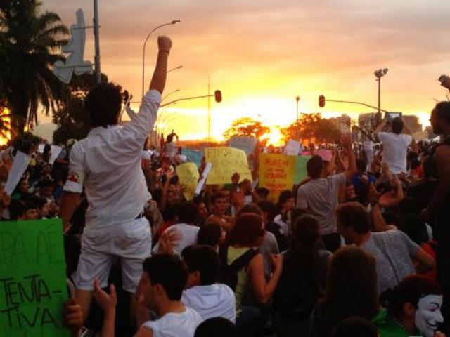 Política- Onda de protestos no Brasil