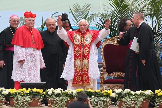 Visita de Bento XVI a Milão