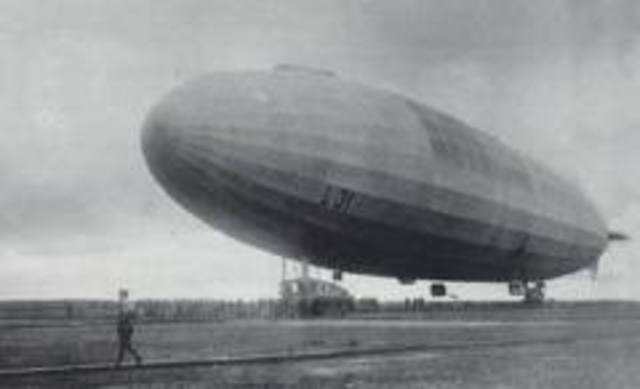 Primer Zeppelin en Londres