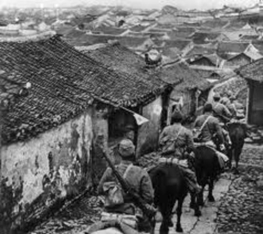 Japan invades Manchuria