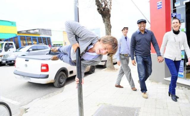 Lacalle Pou hace "la bandera"