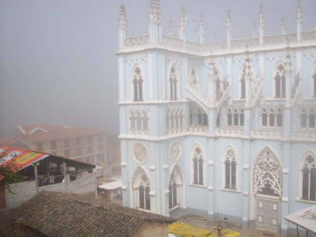 1630-1650 Hubo dificultades económicas y se acentuó el acaparamiento de tierras por los españoles. Quito fue azotada por sequias y pestes