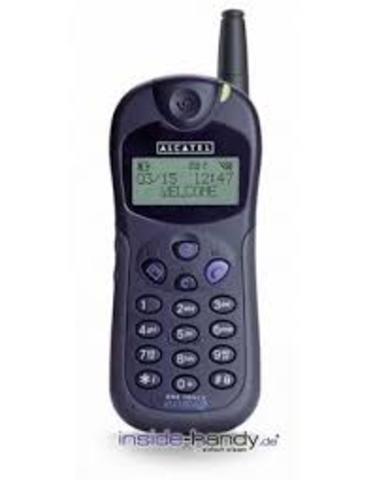 primer telefono movil