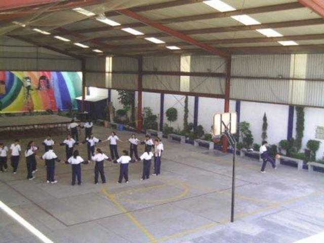 Acabe la secundaria en el INEB