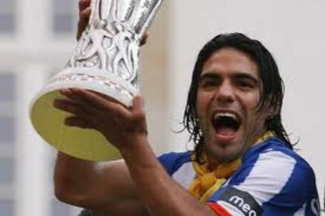 Campeon y goleador de la  UEFA Europa League 2010-11