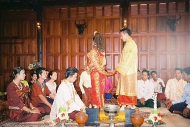 trade between Khmer and Indian