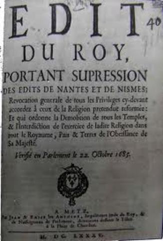 Lois XIV revoked the Edict of Nantes