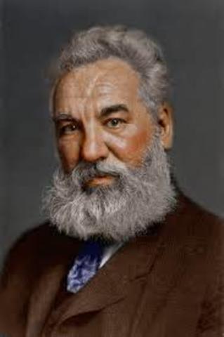 Alexander graham bell invento la primera llamada teléfono