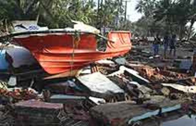 Fatos Marcantes-Terremoto deixa mais de 100 mil mortos na Ásia