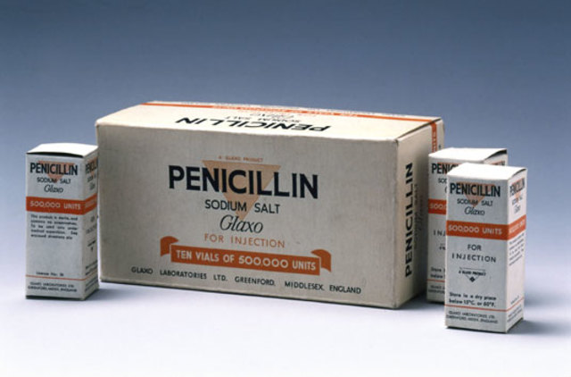 Discovers penicillin