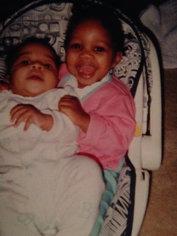 Mi hermano nació en Mayo en 1998.