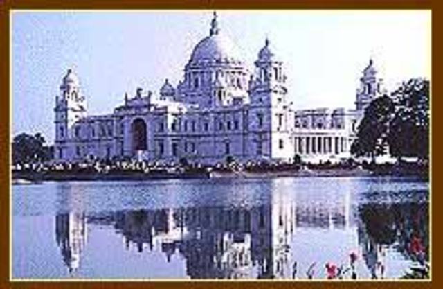 The imperial capital shifted from Cacutta to Delhi