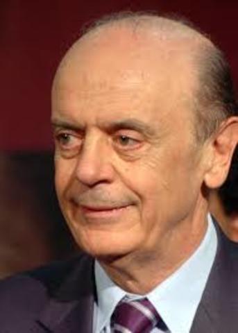 José Serra ganha cargo municipal - Política