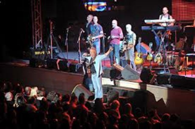 !פעם ראשונה בהופעה של זמר