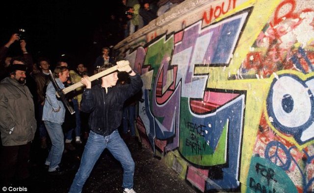 the berlin wall was demolished