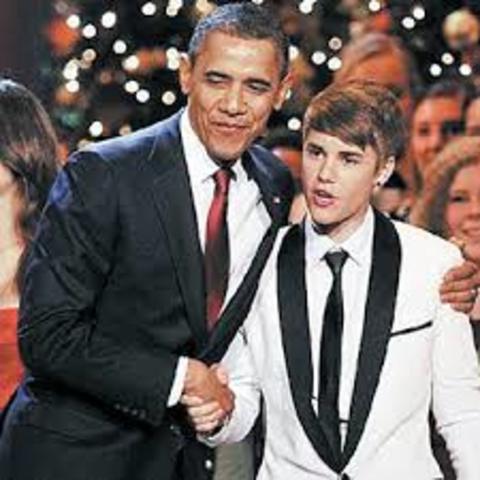 Lo invitan a cantar a la casa blanca para el presidente Obama.