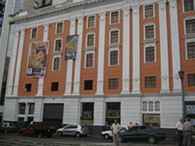 Restauran el teatro Isaac en Cali