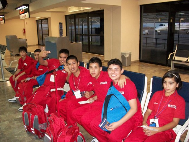 Participé en la "Olimpiada del Conocimiento Infantil"