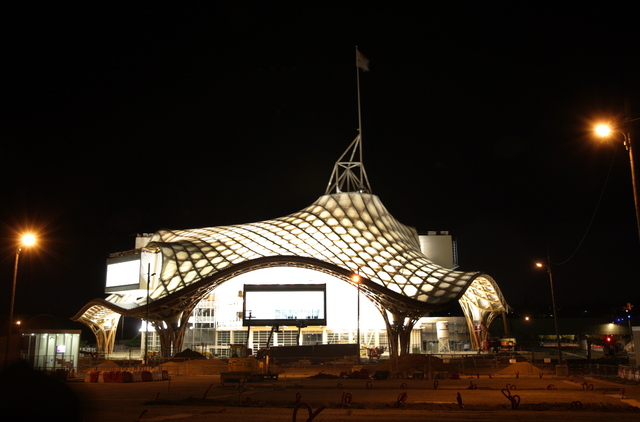 Pompidou-Metz entre dans la lumière