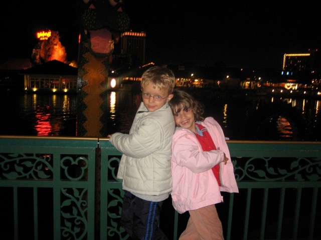 Conhecendo a Disney- Maria Carolina