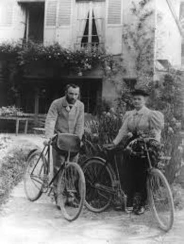 Marie and Pierre Curiw